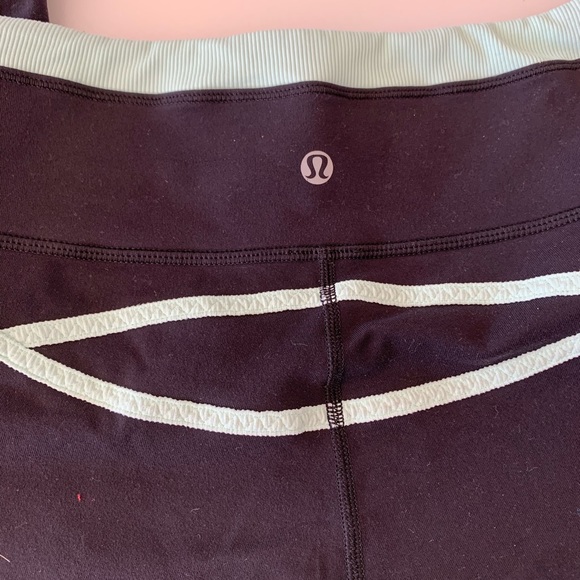 Lululemon Black and Teal Crop Leggings - Picture 3 of 5